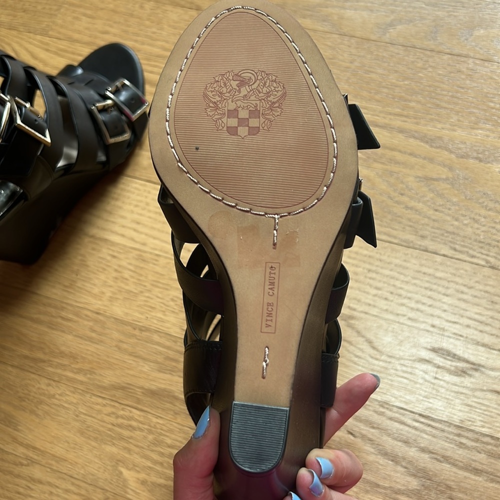 Vince Camuto Black Strappy Gladiator Wedge Sandals with Buckles – Size 8.5M - Picture 9 of 12